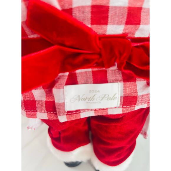 North Pole Trading Co Santa Claus Figurine, Chef Santa, Baker Santa, 2024 - Picture 5 of 8